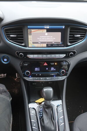Personbil HYUNDAI LONIQ PHEV HATCHBACK DCT (MOMSFRI)