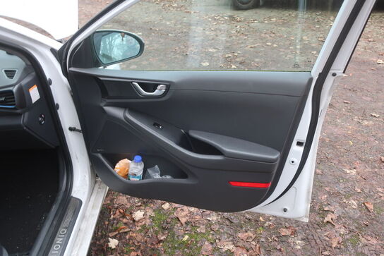 Personbil HYUNDAI LONIQ PHEV HATCHBACK DCT (MOMSFRI)