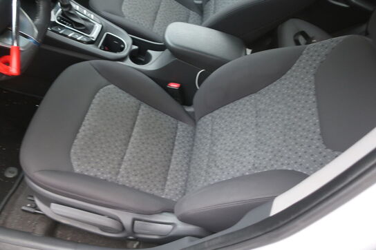 Personbil HYUNDAI LONIQ PHEV HATCHBACK DCT (MOMSFRI)