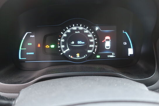 Personbil HYUNDAI LONIQ PHEV HATCHBACK DCT (MOMSFRI)