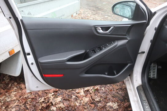 Personbil HYUNDAI LONIQ PHEV HATCHBACK DCT (MOMSFRI)