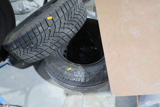 4 stk. fælge med dæk BRIDGESTONE, GOODYEAR, CONTINENTAL