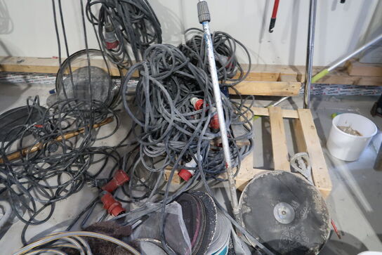 Div. Forlængerledninger, slanger m.m.