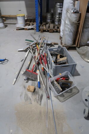 Div. Afretterværktøj samt kasse med værktøj