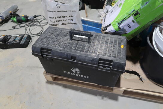 Palle med div. Værktøj og varelager