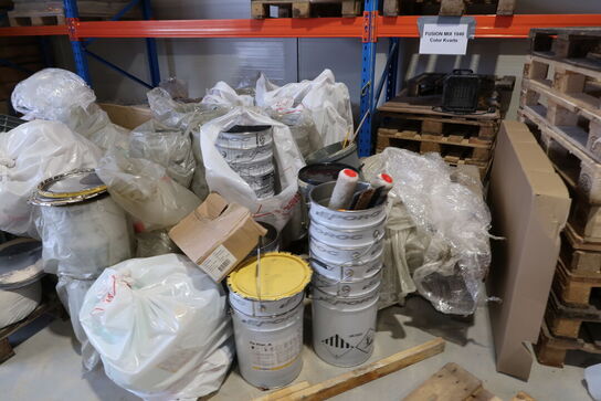 Div. Paller med varelager DKI m.fl. EURO-paller, pallerammer m.m.