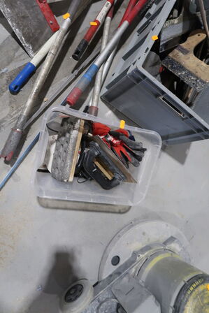 Div. Afretterværktøj samt kasse med værktøj