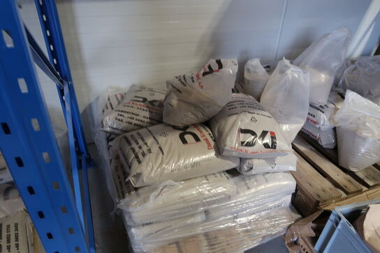 Div. Paller med varelager DKI m.fl. EURO-paller, pallerammer m.m.