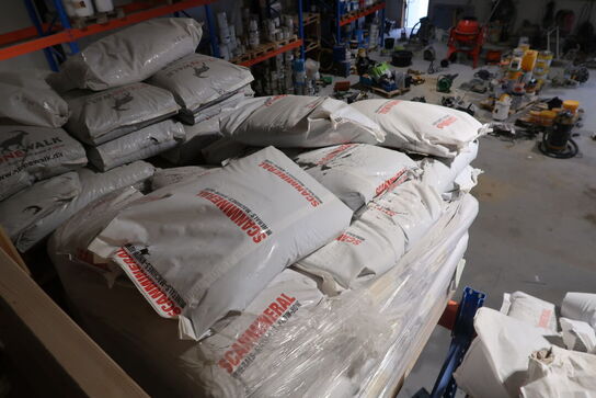 13 stk. paller med div. Varelager SIKA FLOOR, SCANMINERAL m.fl.