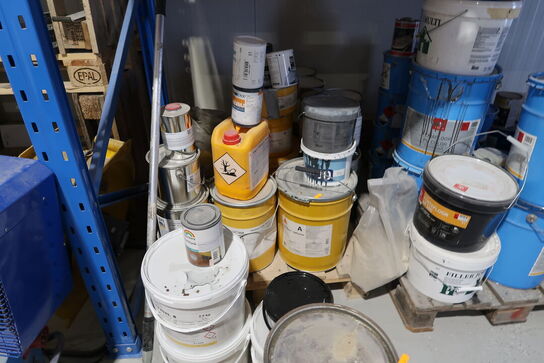 9 stk. paller med div. Varelager SIKAFLOOR, EPOROC m.fl.