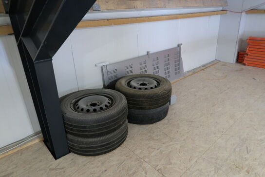 Div. Varelager, lagerreoler, vanger til pallereoler, gipsplader m.m.