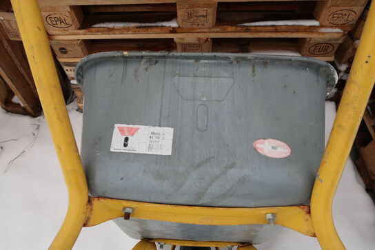 Div. EURO-paller samt trillebør