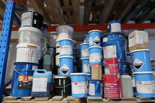 9 stk. paller med div. Varelager SIKAFLOOR, EPOROC m.fl.