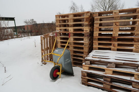 Div. EURO-paller samt trillebør