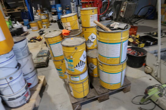 Div. Varelager på paller SIKA m.fl.