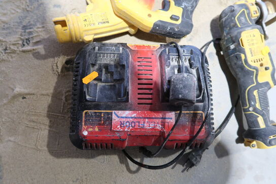 2 stk. akku håndværktøj DEWALT DCS355, DCV100 med batteri og lader