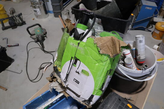 Palle med div. Værktøj og varelager