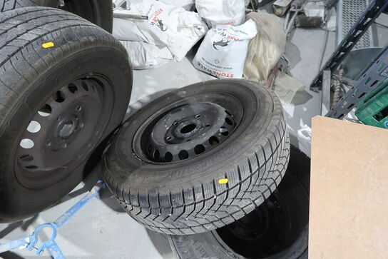 4 stk. fælge med dæk BRIDGESTONE, GOODYEAR, CONTINENTAL