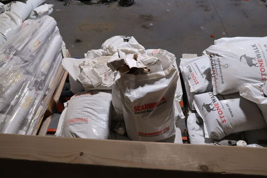 13 stk. paller med div. Varelager SIKA FLOOR, SCANMINERAL m.fl.