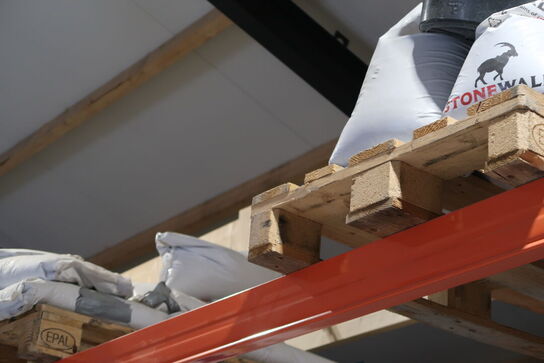 13 stk. paller med div. Varelager SIKA FLOOR, SCANMINERAL m.fl.