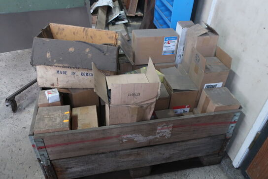 Div. Varelager og reservedele m.m.