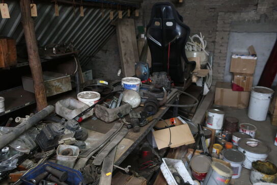 Div. Varelager og reservedele samt malersprøjte m.m.