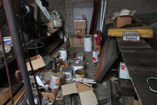 Div. Varelager og reservedele samt malersprøjte m.m.