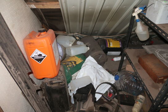 Div. Varelager og reservedele samt malersprøjte m.m.