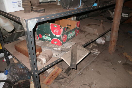 Div. Varelager og reservedele samt malersprøjte m.m.