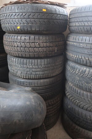 12 stk. dæk samt presenninger