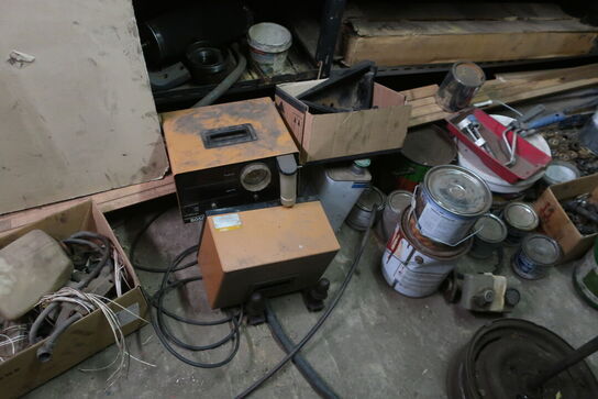 Div. Varelager og reservedele samt malersprøjte m.m.