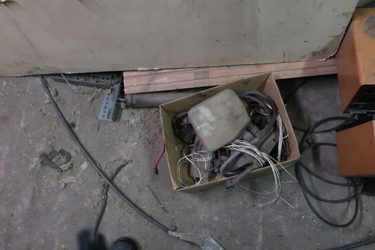 Div. Varelager og reservedele samt malersprøjte m.m.