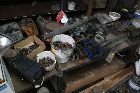 Div. Varelager og reservedele samt malersprøjte m.m.