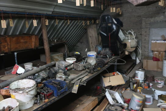 Div. Varelager og reservedele samt malersprøjte m.m.