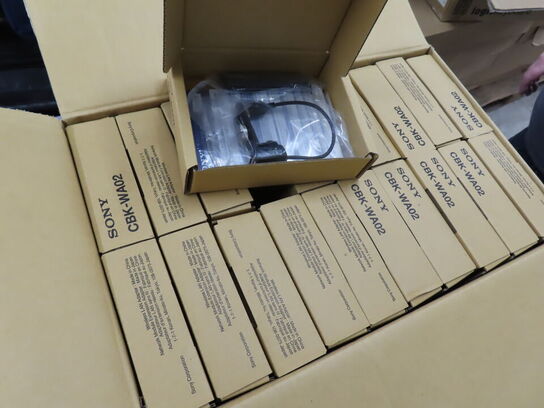 Kasse (20 stk.) med trådkøse LAN adaptere - SONY CBK-WA02