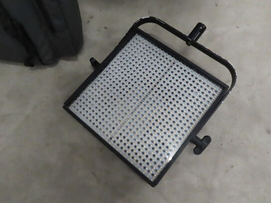 2 stk. LED lamper i taske