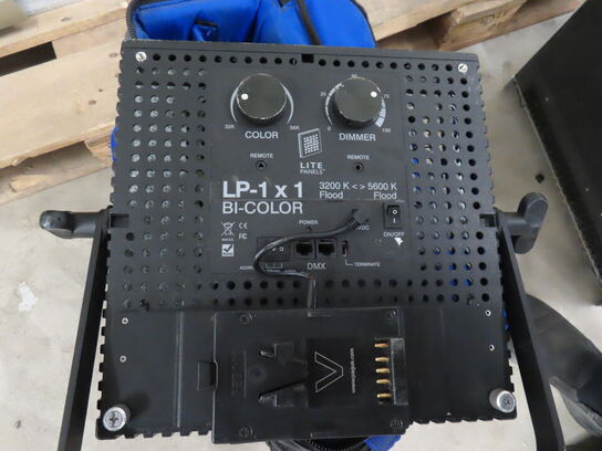 2 stk. LED lamper i taske