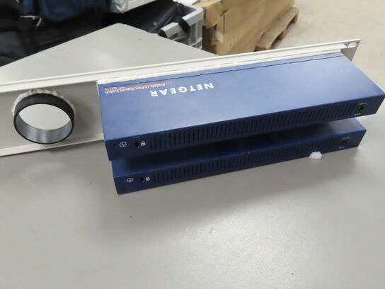 2 stk. LAN switches i rackmodul