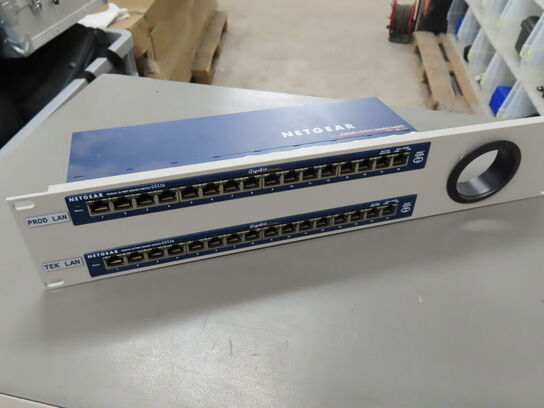 2 stk. LAN switches i rackmodul
