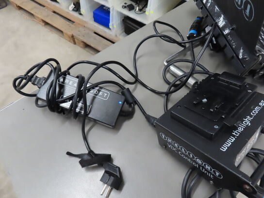 LED lampe med controller - THELIGHT VDC