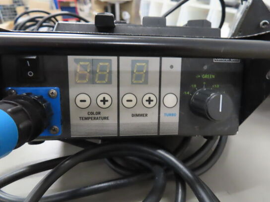 LED lampe med controller - THELIGHT VDC