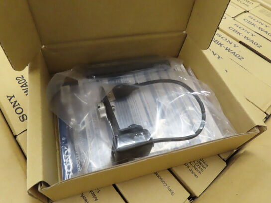 Kasse (20 stk.) med trådkøse LAN adaptere - SONY CBK-WA02