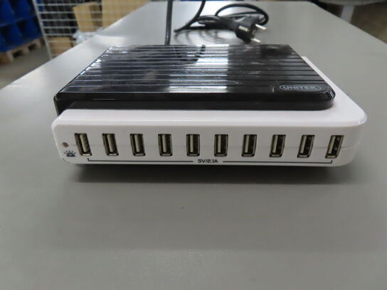 USB opladerstarion med 10 outputs - UNITEK
