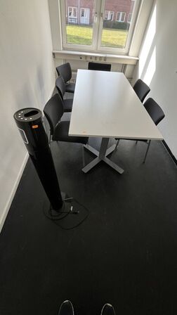 Mødebord, Stole, Ventilatortårn