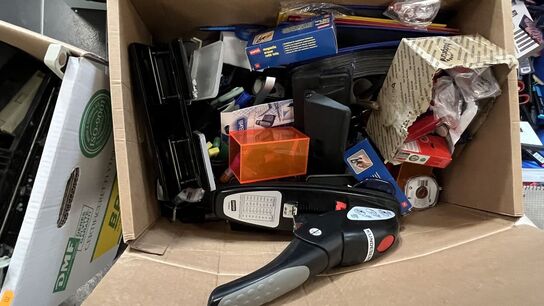 6 ks. Kontorartikler bl.a. Hulmaskiner