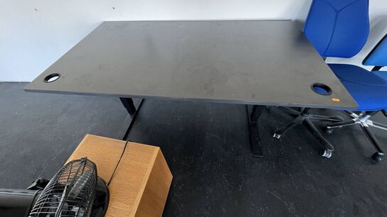 Hæve/sænkebord, Skuffemodul, 2 Stole, Ventilator