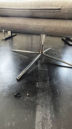 Blandet Lot  Stol, lampe, 3 Hattehylder, Blomsteropsats