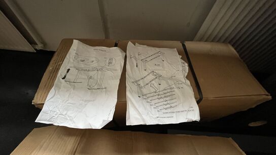 2 Hæve-sænkeborde Usamlet 160 x 90 cm + El Skinne