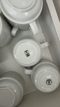 Tøm 4 Kantine Skabe for Service og Glas