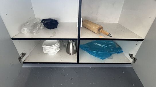 Tøm 3 Skabe med Kantine Artikler